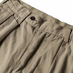 Non Stock BEST SELLERS Classic Straight Leg Double Pleated Shorts - Khaki 31 Non Stock BEST SELLERS Classic Straight Leg Double Pleated Shorts - Khaki